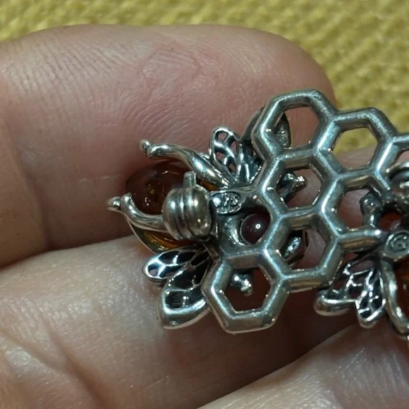 Sterling silver & Baltic amber honeybee brooch - Picture 3 of 6